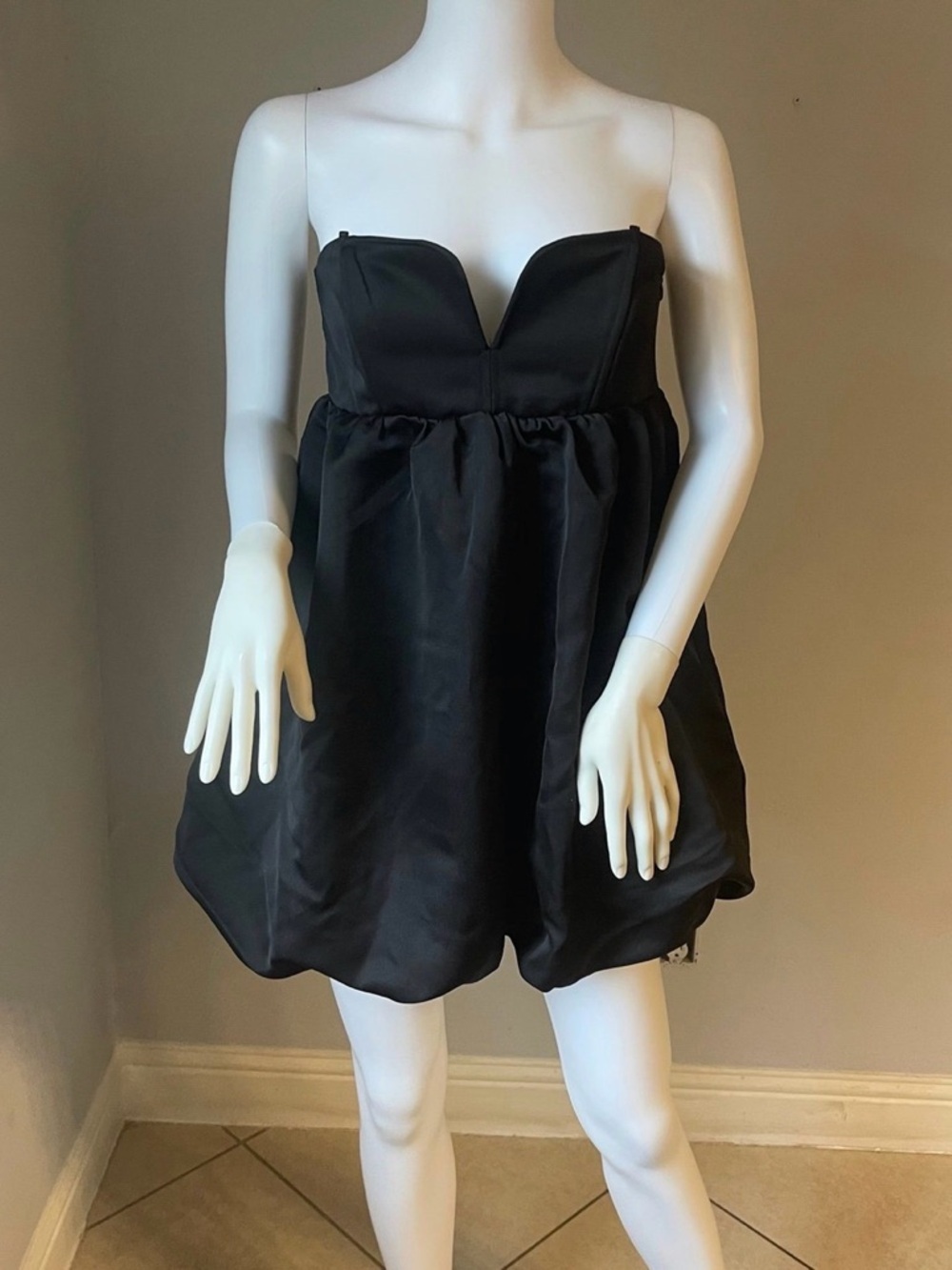 New Women’s black mini dress 
Size Medium
Brand is Forever 21